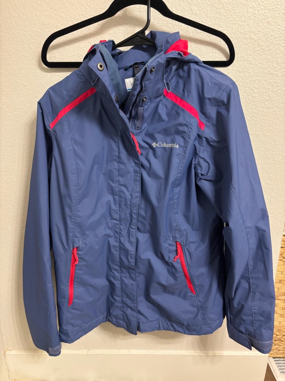Columbia women’s Rain Jacket